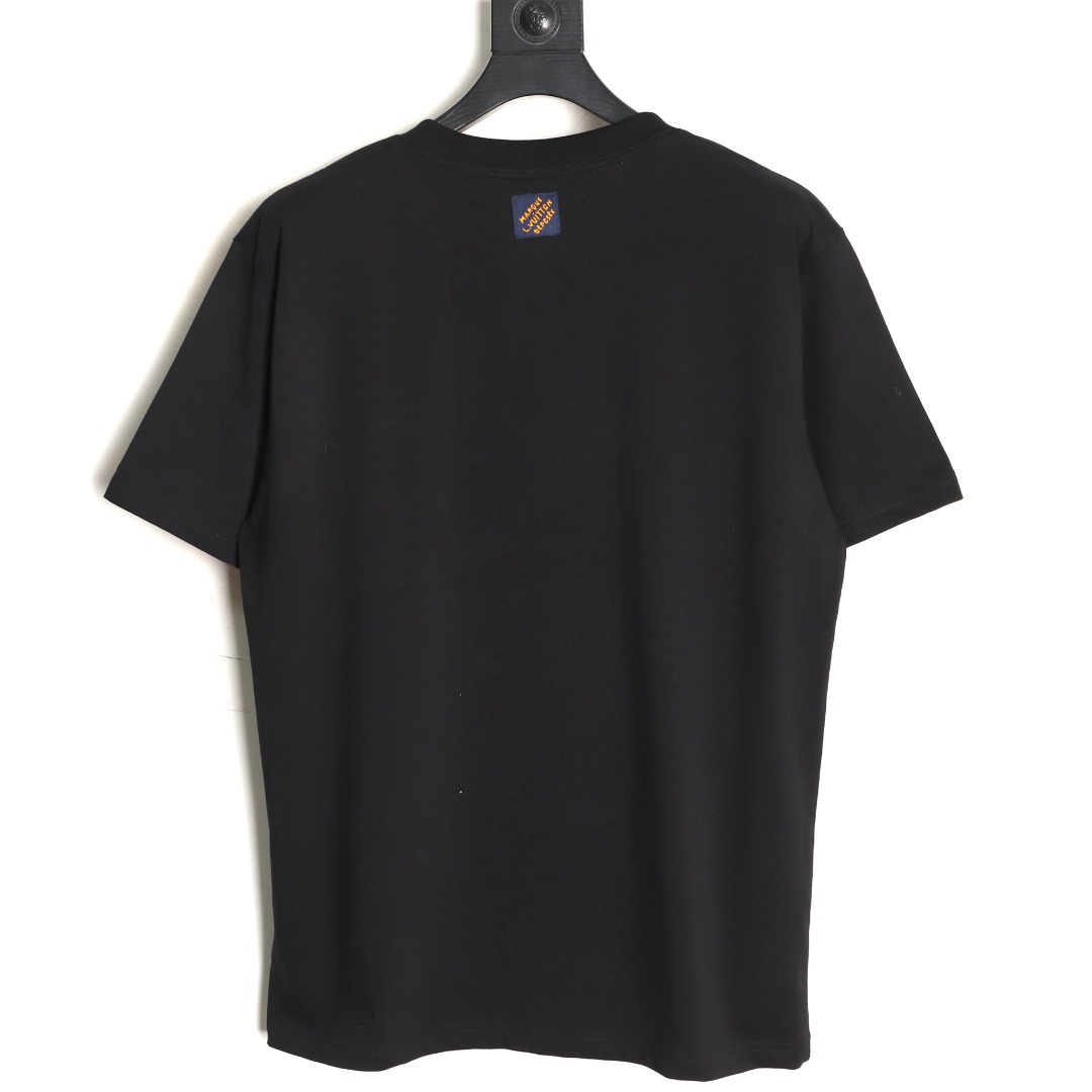 🔝LOUIS VUITTON LV 串珠刺繡標識短袖T恤
正品10400購入，32支緊密精梳棉，配套1*1羅紋，毛料酵洗，進口刺繡，定制1：1繡珠繡片，定制1：1商標，寬松版型
A Size：S-XL