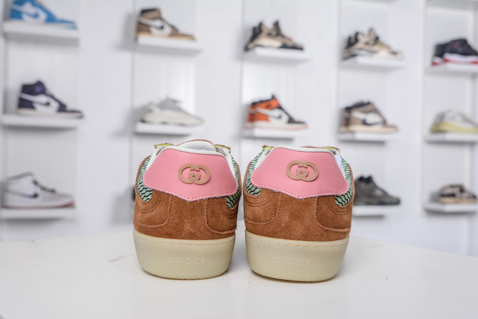 Gucci 古馳G75 圓頭系帶運動
尺碼：35 36 37 38 39 40 41 42 43 44 45 46