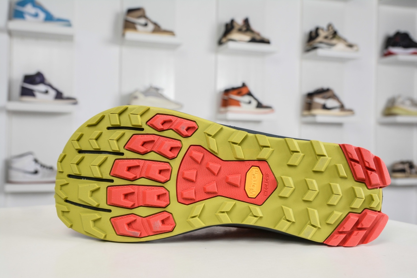 Altra Altra Lone Peak 9 奧創奧林匹斯9代 紅色 舒適百搭防滑耐磨低幫戶外跑步鞋
貨號：AL0A85RG660
SIZE：39 40 40.5 41 42 42.5 43 44 44.5 45