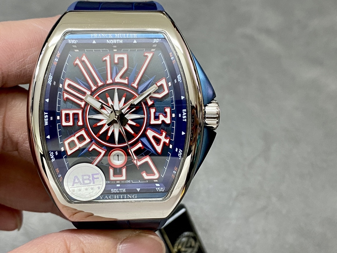 全新 V45 遊艇新款原版復刻鋼帶全新款 
ABF 法蘭克穆勒 最新款獨家定製版 Vanguard腕表 V45 CRAZY HOUR 瘋狂時間系列 比特幣特別限量版 
打破常規 將12個Art Deco式的阿拉伯數字整齊排列 定製版CZ02自動機械機芯 加裝了原先沒有的大秒針 行雲流水 更具時鐘特色 100%原版視覺效果 高級批花時針相隔4個小時 按時間順序跳躍 
原版開模1:1高端定制 三明治表殼結構 配件可以與原版通用 表殼尺寸 44*53.7mm 錶盤和皇冠使這款腕表的運動優雅和獨特美感得到了最終