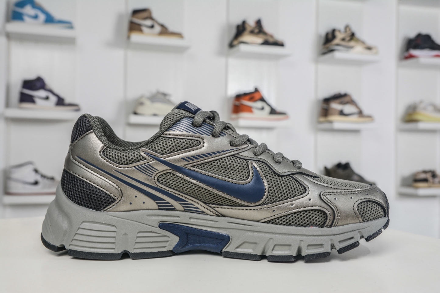 NK Air Zoom Vomero 20 經典復古潮流運動跑鞋 
貨號：HF0458 003
SIZE：36 36.5 37.5 38 38.5 39 40 40.5 41 42 42.5 43 44 45