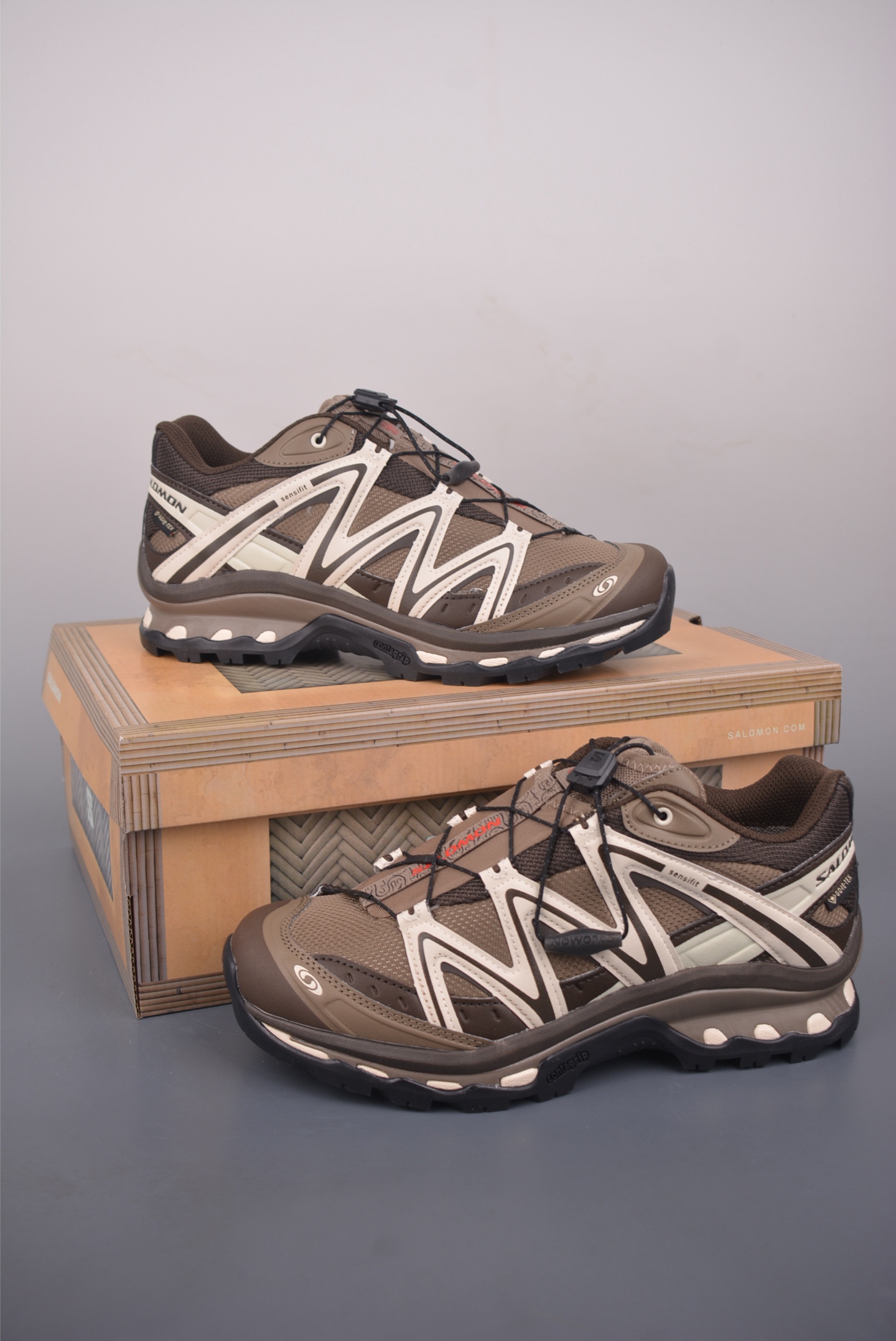 薩洛蒙 Salomon XT-Quest GTX ATHR 薩洛蒙復古潮流戶外機能登山跑鞋
官方貨號: 473058 
尺碼：36 37.5 38 38.5 39 40 40.5 41 42 42.5 43 44 44.5 45 46