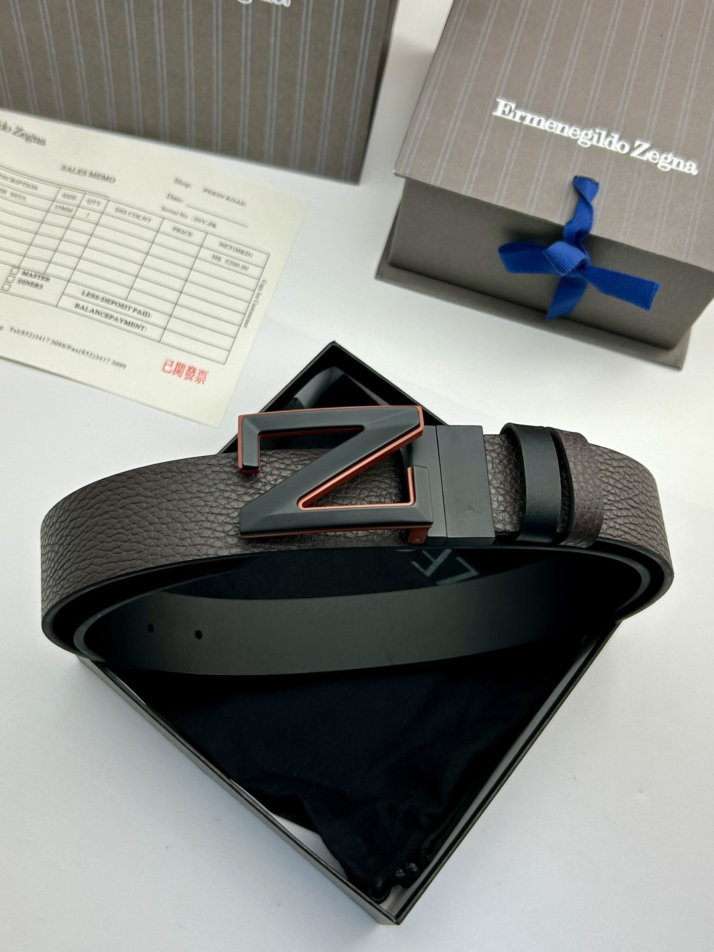 傑尼亞【Zegna】何謂當代男士 活動造型 系列，新款純銅旋轉Z字扣，雙面可用 隨心搭配，寬3.5cm，男士風尚的全新概念.