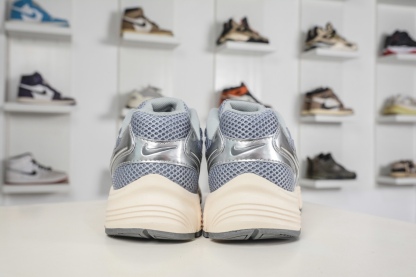 NK Air Zoom Vomero 20 經典復古潮流運動跑鞋 
貨號：HF9149 109
SIZE：36 36.5 37.5 38 38.5 39 40 40.5 41 42 42.5 43 44 45