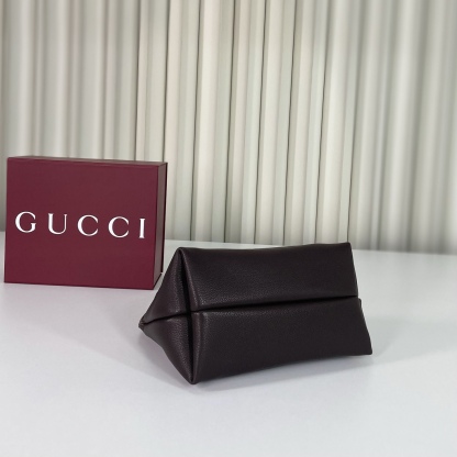 💫💫❤️❤️Gucci Softbit系列小號肩背包，匠心融蘊半馬銜扣造型品牌經典馬術風格配件。提手高15釐米，磁扣開合，款號837467咖啡棕皮，尺寸27.5X21X16
