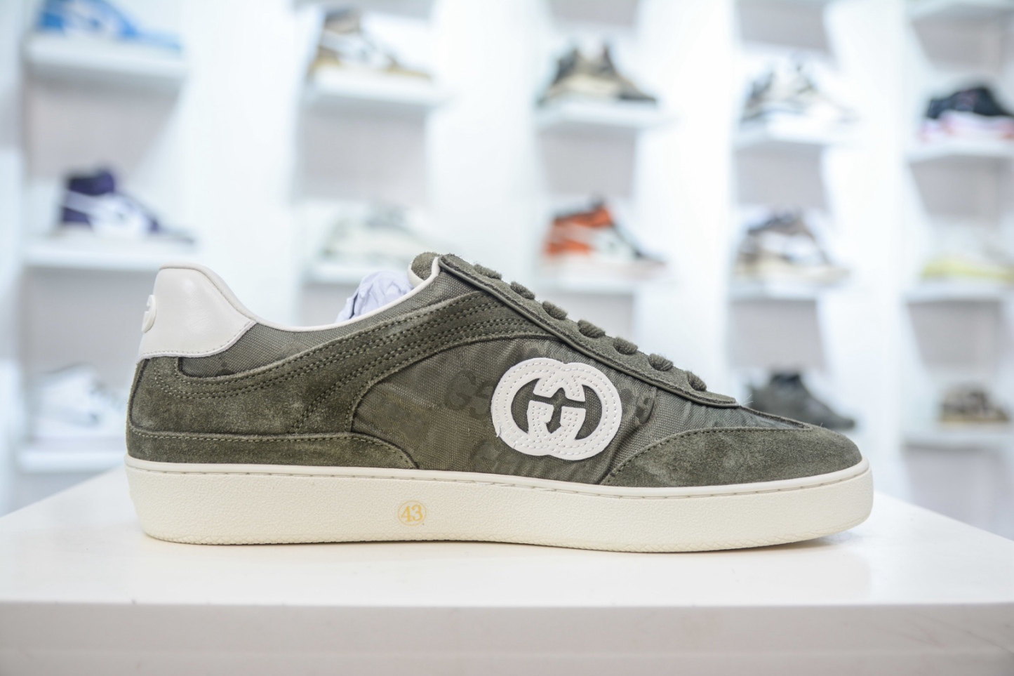 Gucci 古馳G75 圓頭系帶運動鞋
尺碼：39 40 41 42 43 44 45 46