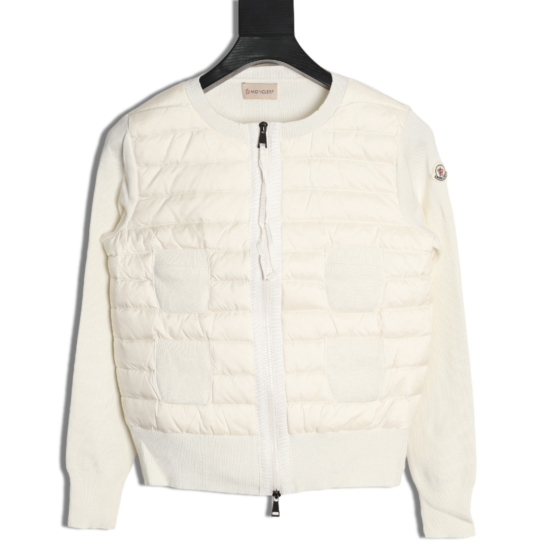 Moncler/蒙口 四口袋針織拼接羽絨外套
這款開衫是換季時期的理想之選，在天氣較溫暖時可作為外套穿著。拉鍊款式，採用舒適的美利奴羊毛面料製成，正面和衣領填充羽絨，更添溫暖。·採用美利奴羊毛製成·Longue saison村裡·尼龍正面填充羽絨·圓領·拉鍊開合 貼袋
A Size:S-XL