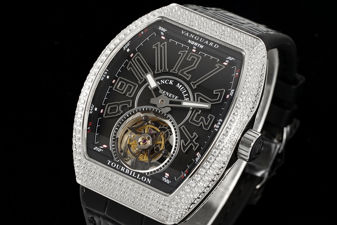 RMS最新款 頂級復刻 法蘭克穆勒V45 Vanguard陀飛輪系列 歷時多年研發機芯 
1 1:1 超級復刻原裝複雜法穆蘭陀飛輪機芯 細節完美到位 打造正品機芯獨具的雙發條盒 超薄工藝 
2超長72小時動力儲存 告別每天手動上鏈 高端玩家的定制款 把頭上鏈30個半圈 發條盒為滿 不需要過度上鏈 
3 千錘百鍊 316L精鋼表殼 超薄表殼 與原裝一致厚度 彎曲弧度 更加貼合手腕 佩戴舒適 
4 純正進口意大利小牛皮 貼合手感品質一流的進口氟橡膠錶帶 與正版全完通用互換
5瑞士工程師 原版機芯拆解 一比一甲