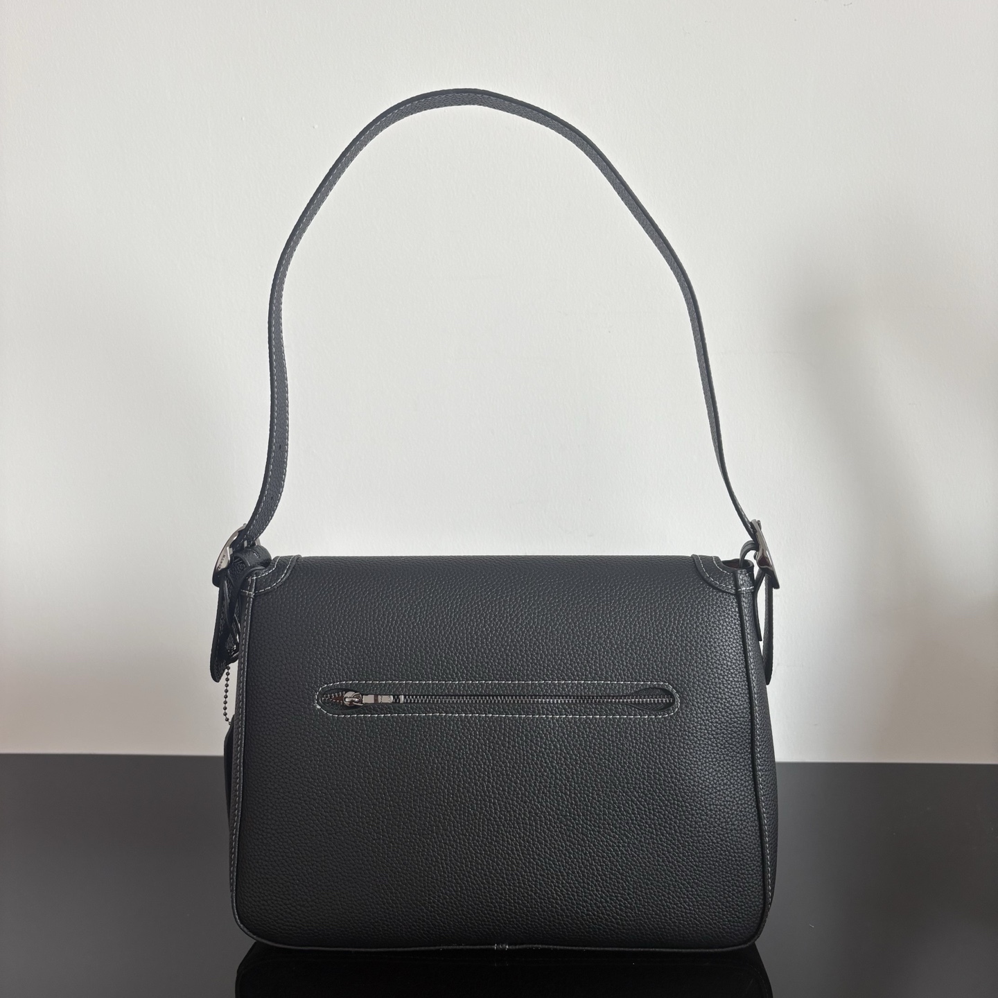 
[新品]COACH/蔻馳奧萊女士ETTA 29號翻蓋單肩包腋下包 CCE56 29*21*12