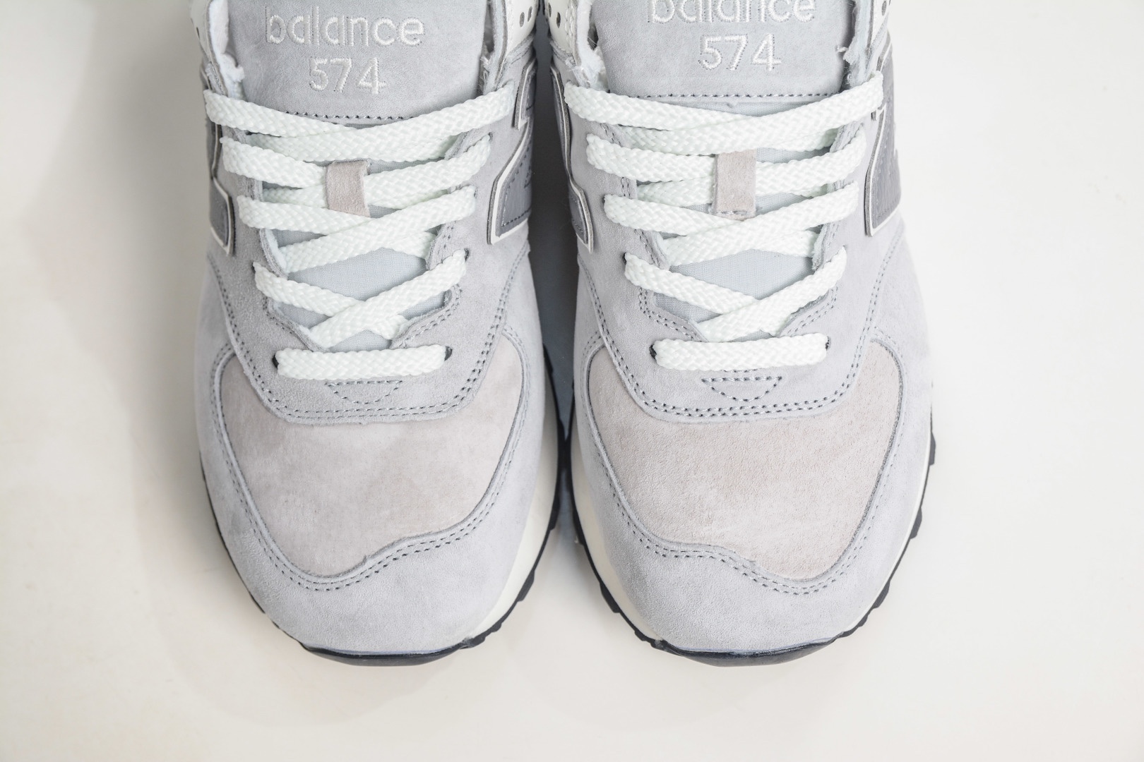 New Balance NB574 低幫復古休閒慢跑鞋 
貨號：U574AL2
Size：36-45