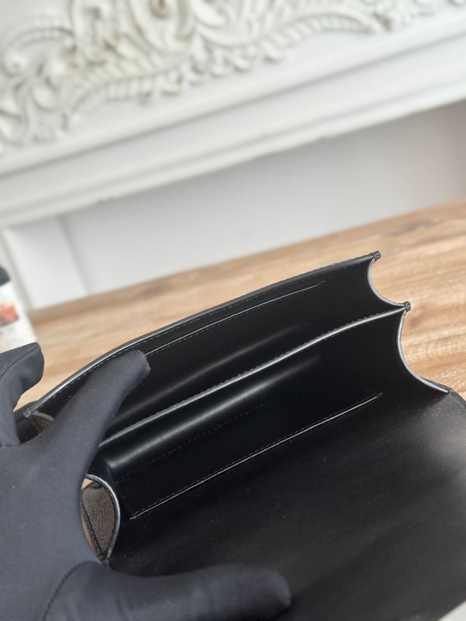 康康  空姐包  
constance  19cm  
epsom掌紋小牛皮  半收工  蠟線縫製