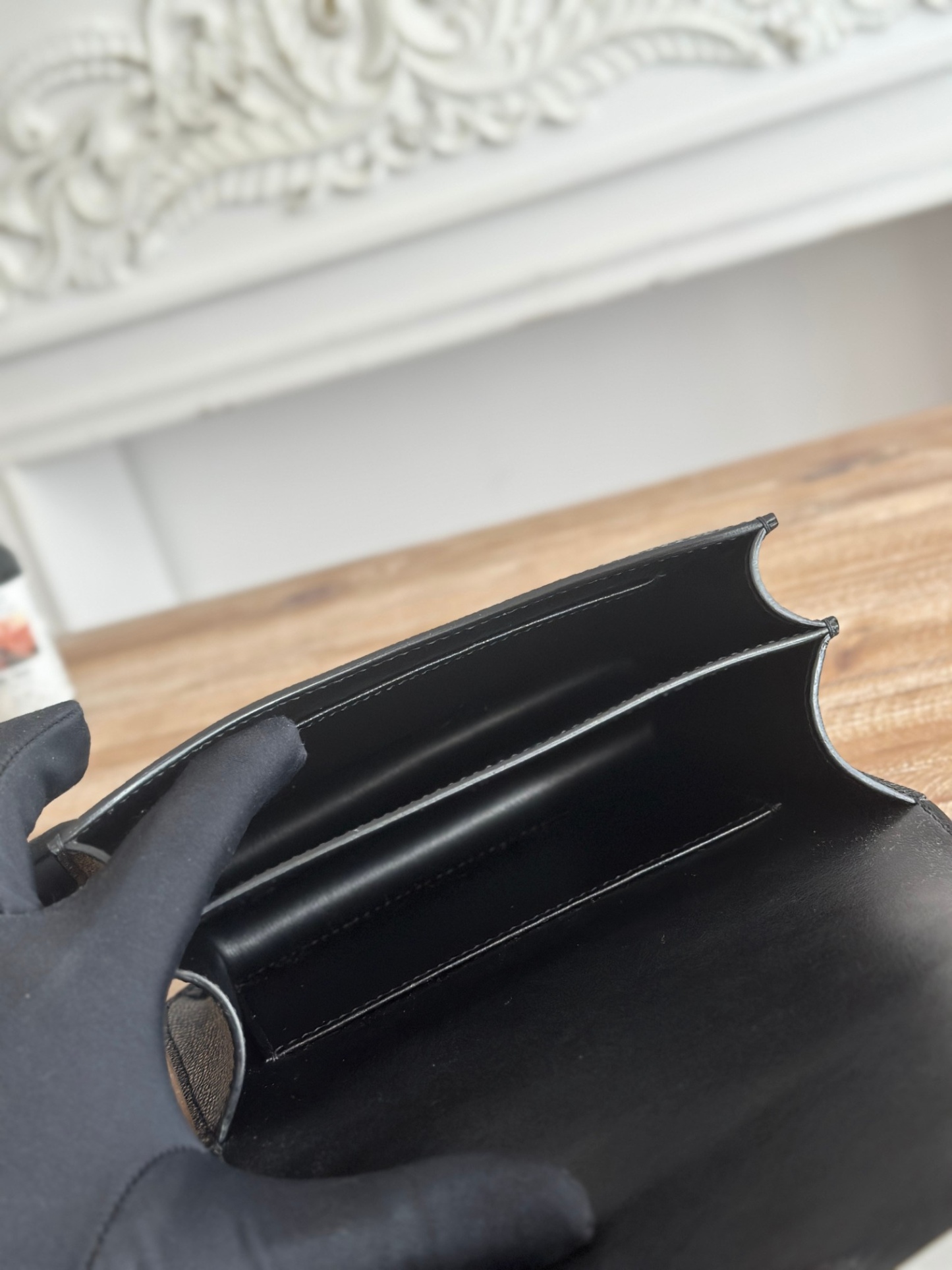 康康  空姐包  
constance  19cm  
epsom掌紋小牛皮  半收工  蠟線縫製