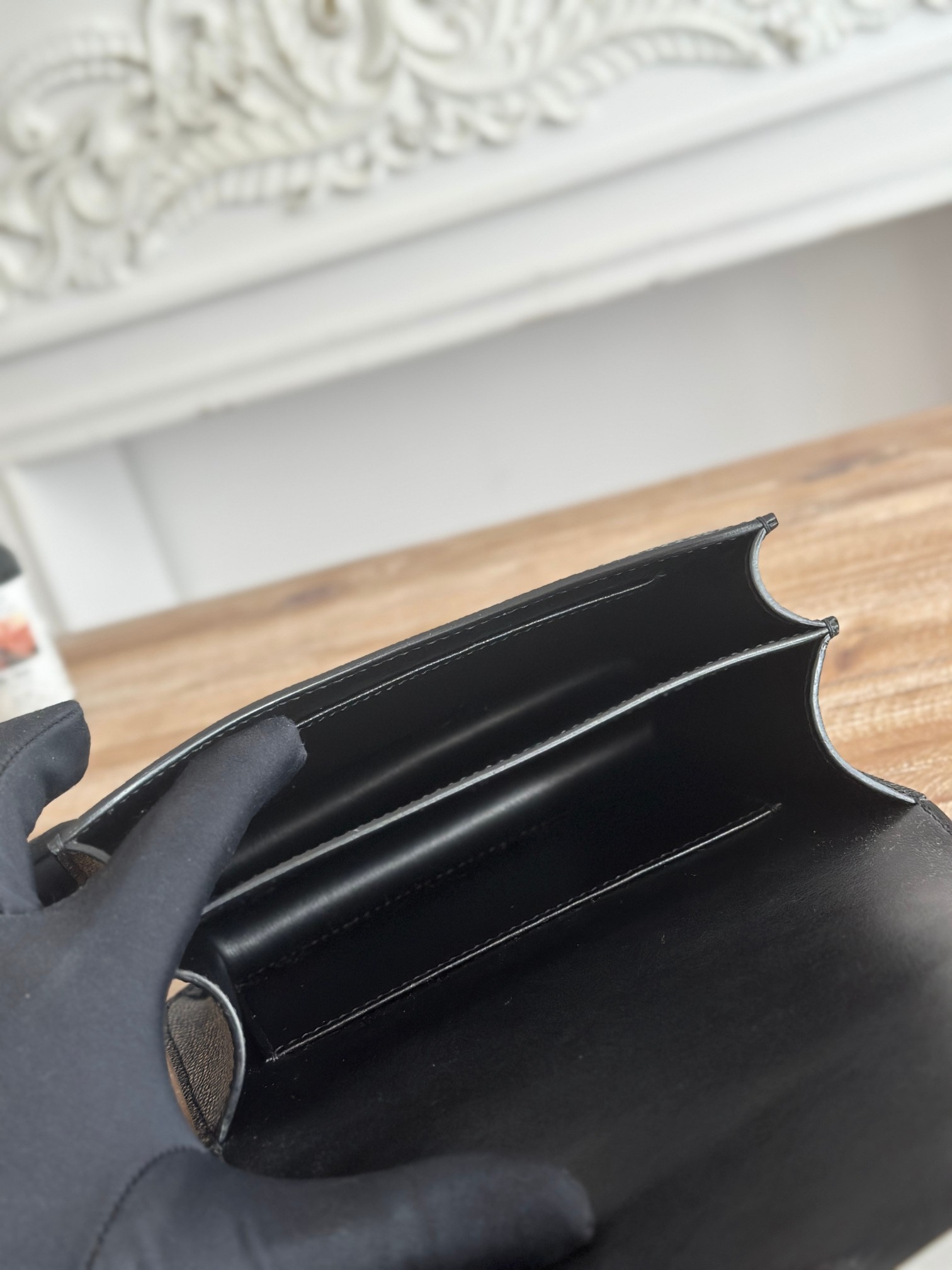 康康  空姐包  
constance  19cm  
epsom掌紋小牛皮  半收工  蠟線縫製