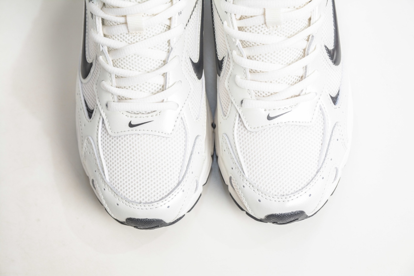 NK Air Zoom Vomero 20 經典復古潮流運動跑鞋 
貨號：HQ3686 001
SIZE：36 36.5 37.5 38 38.5 39 40 40.5 41 42 42.5 43 44 45