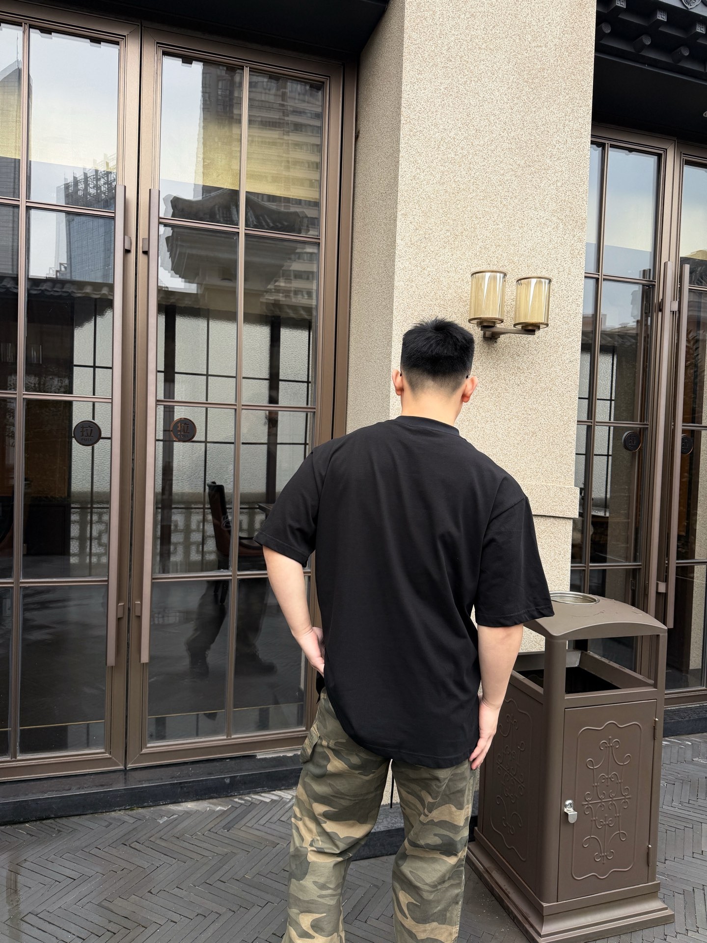 🔝BALENCIAGA巴黎世家BLCG 側邊草體字母短袖T恤
正品購入開發，40支雙紗巴黎棉210克，1*1配套十字羅紋280克，進口刺繡，面料酵洗，定制1：1商標，寬松版型
B Size：S-XL