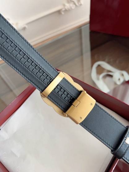 Gucci 古馳 自動平滑扣腰帶 精鋼打造五金 寬度35MM寬 雙面頭層牛皮 自由裁剪設計。