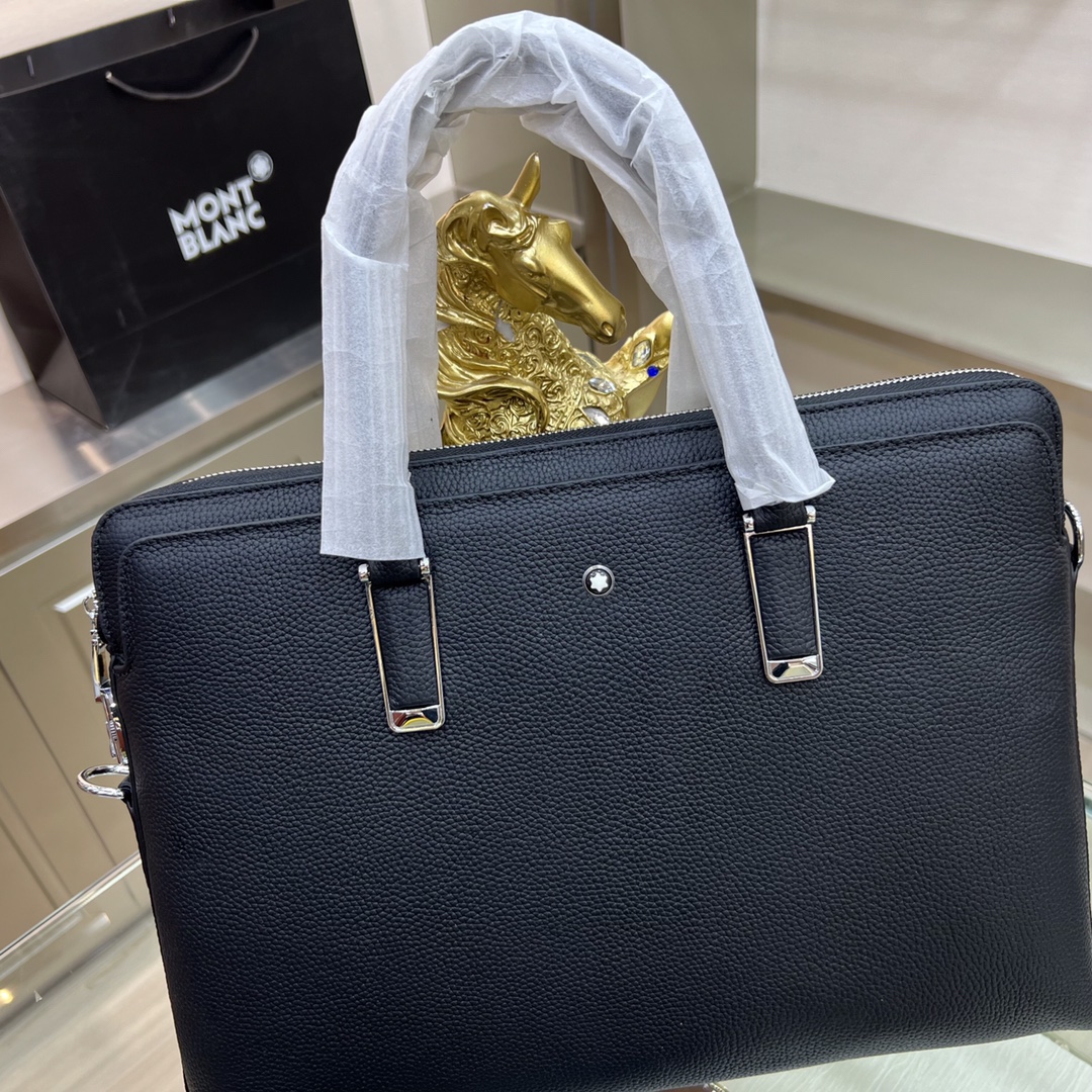 新品 ：Montblanc lnternational（萬寶龍）🔥最新款公文包，不但包型做得好，而且品質也非常精細，採用進口牛皮，半定型設計，帶密碼鎖，款式簡單大方[色][勾引][勾引]
型號 : 212-1
尺寸 : 38-28-6