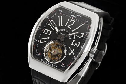 RMS 最新款 頂級復刻 法蘭克穆勒V45 Vanguard陀飛輪系列 歷時多年研發機芯 
1 1:1 超級復刻原裝複雜法穆蘭陀飛輪機芯 細節完美到位 打造正品機芯獨具的雙發條盒 超薄工藝 
2超長72小時動力儲存 告別每天手動上鏈 高端玩家的定制款 把頭上鏈30個半圈 發條盒為滿 不需要過度上鏈 
3 千錘百鍊 316L精鋼表殼 超薄表殼 與原裝一致厚度 彎曲弧度 更加貼合手腕 佩戴舒適 
4 純正進口意大利小牛皮 貼合手感品質一流的進口氟橡膠錶帶 與正版全完通用互換
5瑞士工程師 原版機芯拆解 一比一