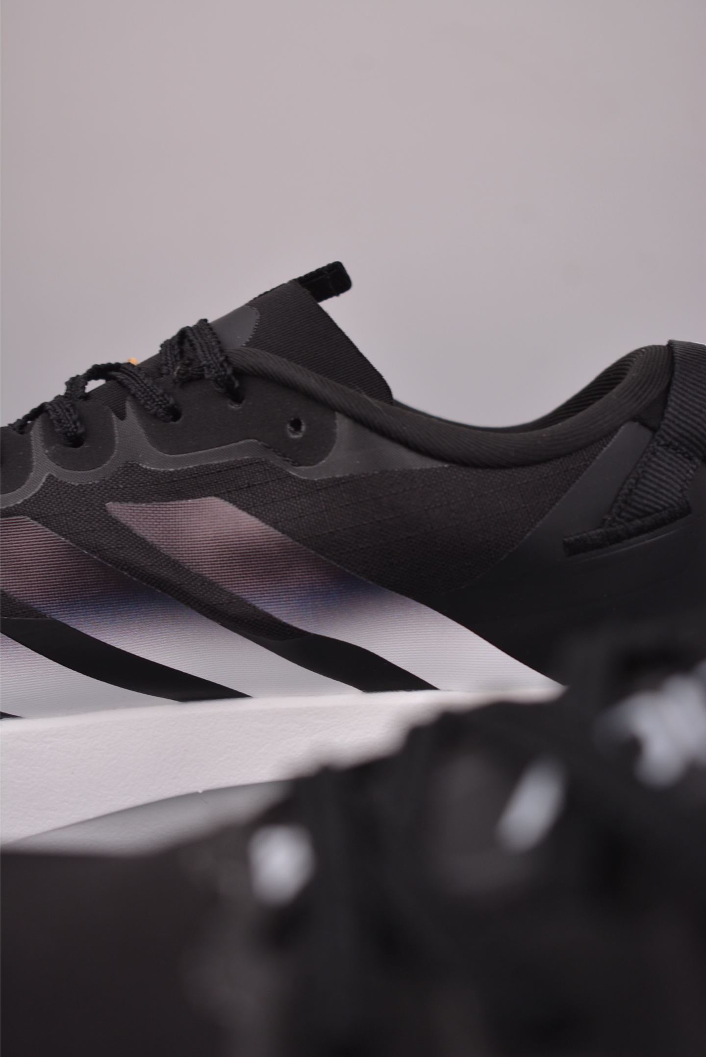 Adidas Adizero Evo SL ATR M
阿迪超輕透氣緩震跑鞋 
官方貨號: KK05232332
尺碼：36 36.5 37 38 38.5 39 40 40.5 41 42 42.5 43 44 44.5 45 
