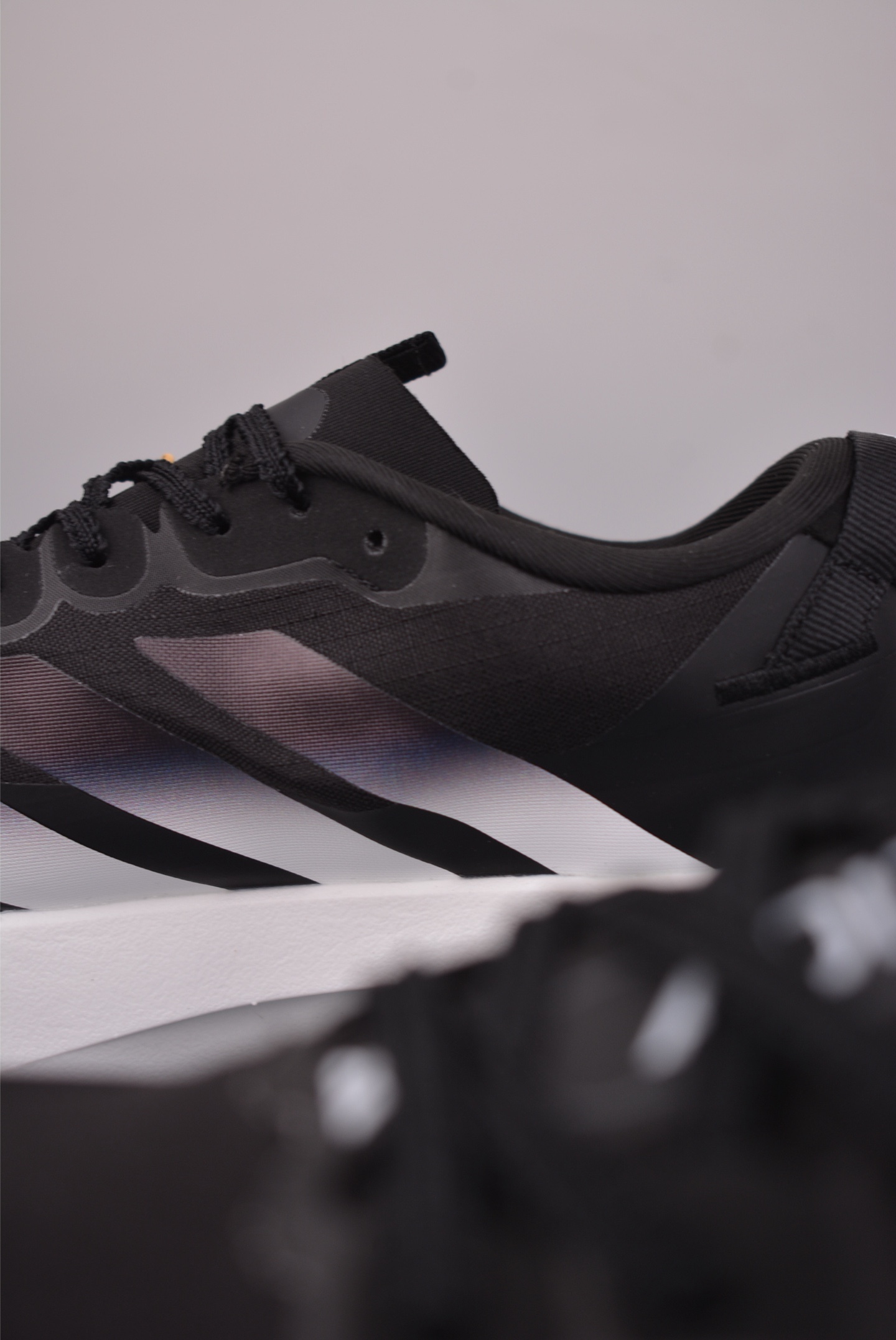 Adidas Adizero Evo SL ATR M
阿迪超輕透氣緩震跑鞋 
官方貨號: KK05232332
尺碼：36 36.5 37 38 38.5 39 40 40.5 41 42 42.5 43 44 44.5 45 
