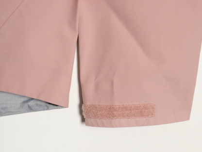 🔝ARC‘TERYX 始祖鳥 BETA LT戶外防水硬殼衝鋒衣
市場獨家全溢膠版本 一比一細節還原
YB四次壓膠工藝 整衣3D立體仿生學設計衣長臂彎 TRI-DURANCE防水防雨面料 自行區別市面先行版本 原包裝原標 全套輔料定制 整衣 腋下YKK雙向拉鍊 五金全部開模定制
R1 SIZE：S-XXL