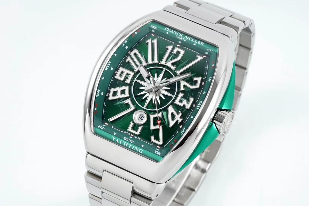 ABF 最高品質 綠遊艇 新款到貨 Franck Muller 法蘭克穆勒 Vanguard Yachting V45遊艇系列 44x54 mm
1.表殼100%原版開模 特別是三明治結構表殼 中間內側 藍色的側槽和把頭位置凸出來的藍色耳位 更是使表殼的製作過程更加困難 然後歷時10個多月經過多次初版校對 終於研發製作成功 完全採用316精鋼製作 而非市場低成本的塑膠模具 
2.本版本V45綠色遊艇字面 真法郎字丁 都是採用原裝1：1高度的數字凹邊內法郎烤真丁 成本高 製作複雜 良品率低 字面下層有放大鏡
