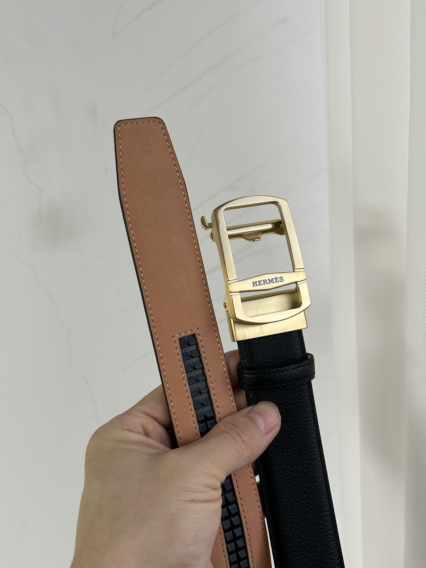 【H家】 新款紋路小牛皮腰帶，寬度3.5cm，搭配新款不鏽鋼自動扣，手感極佳、可以任意裁剪、永恆而經典！轉圖必大賣