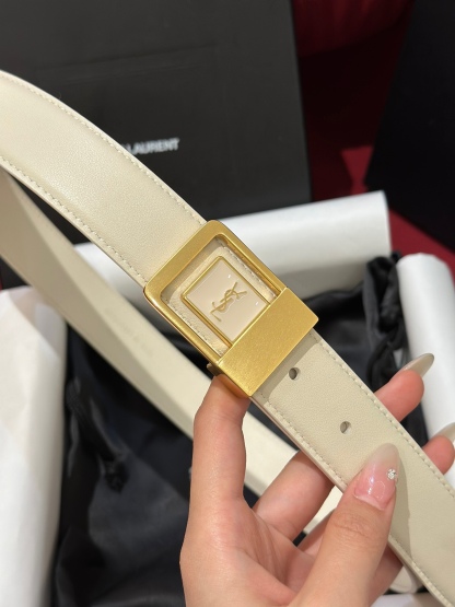 新款YSL，女士腰帶，採用意大利雙面頂級牛皮材質，搭配頂級黃銅扣。寬3.0cm