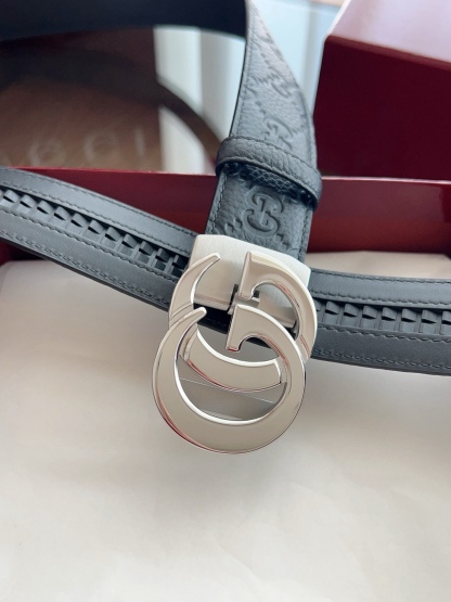 Gucci 古馳 自動平滑扣腰帶 精鋼打造五金 寬度35MM寬 雙面頭層牛皮 自由裁剪設計。