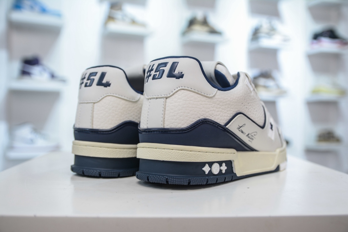 Louis Vuitton Trainer lv時裝走秀運動鞋板鞋 SIZE：36 37 38 39 40 41 42 43 44 45