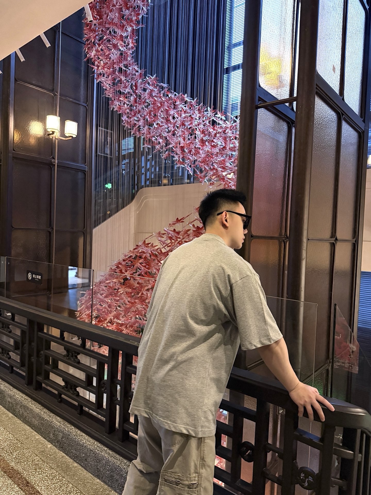 🔝BALENCIAGA巴黎世家BLCG 側邊草體字母短袖T恤
正品購入開發，40支雙紗巴黎棉210克，1*1配套十字羅紋280克，進口刺繡，面料酵洗，定制1：1商標，寬松版型
B Size：S-XL