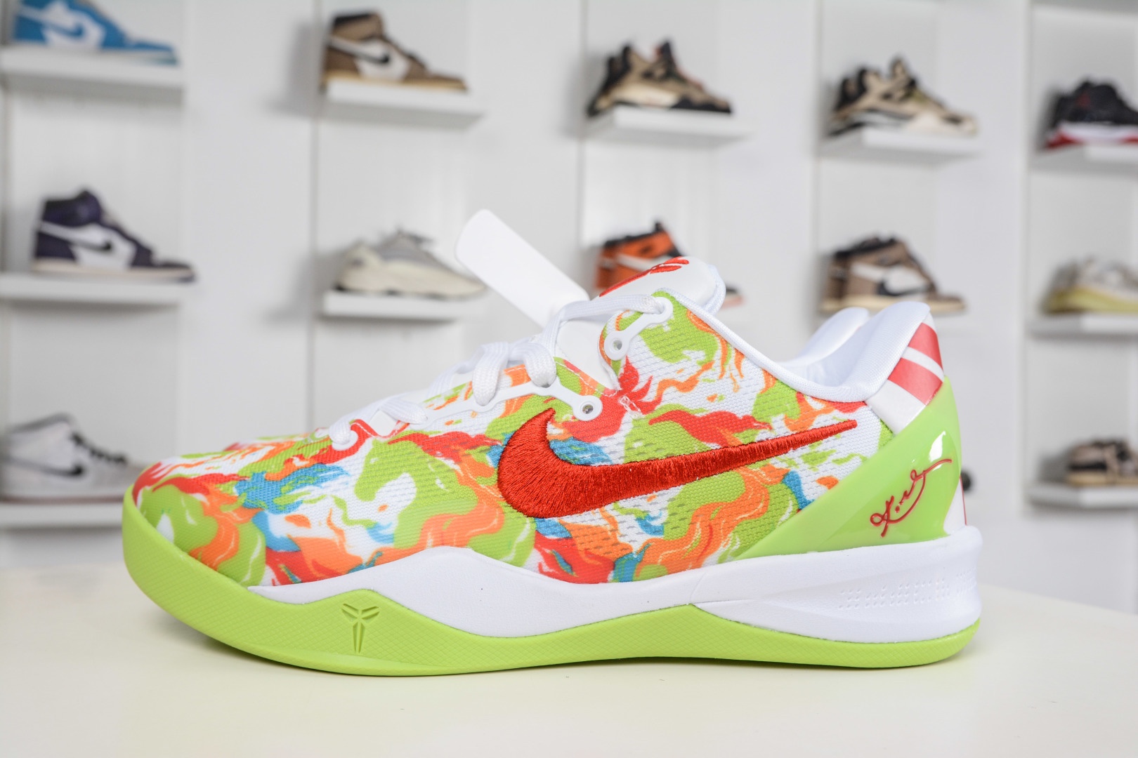Nike Zoom Kobe VIII 馬年限定 CNY新年款 低幫復刻實戰運動低幫文化籃球鞋 內置元年緩震氣墊 
貨號: HF2793 007
Size：38 38.5 39 40 40.5 41 42 42.5 43 44 44.5 45 46