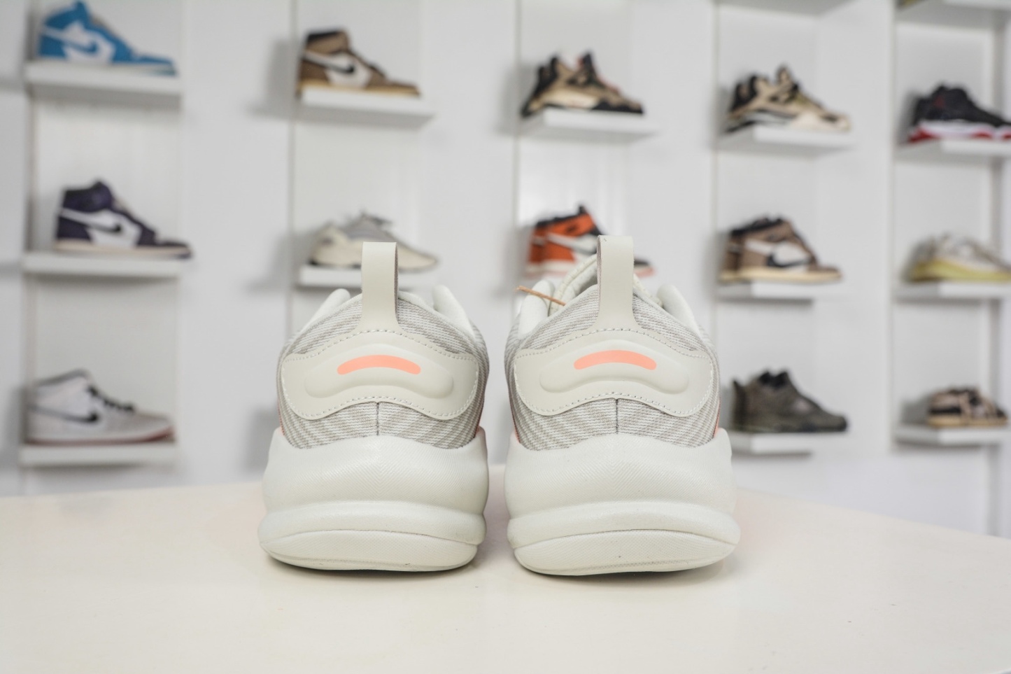 阿迪達斯 領航系列 Adidas Supernova EASE 2 W 馬拉松專業賽事休閒運動跑步鞋 
貨號: KJ8676
尺碼: 36 36.5 37 38 38.5 39 40