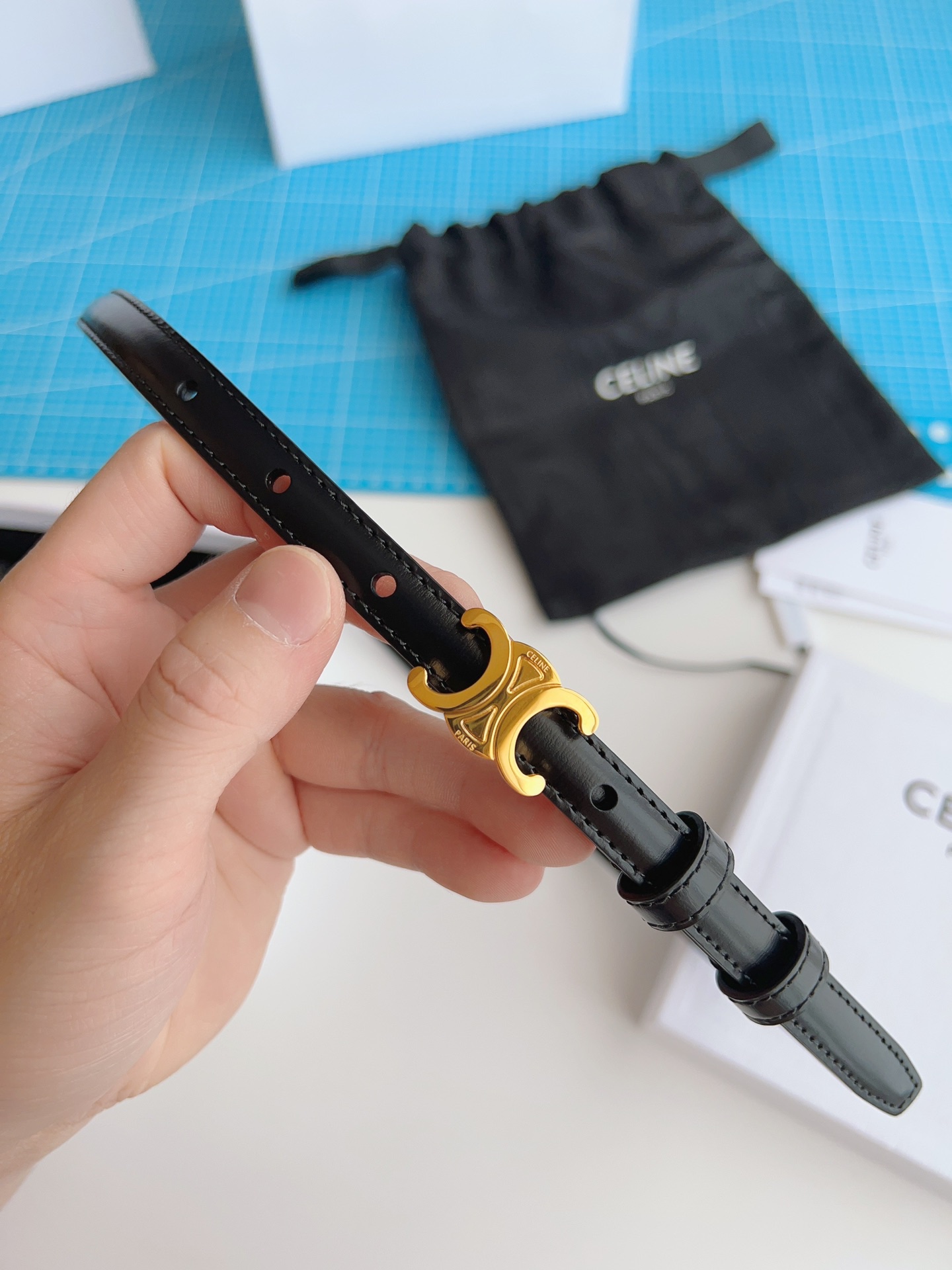 《CELINE》塞琳🇫🇷法國原廠皮料，黑色全皮 品質毋庸置疑 ，沒有更好，寬1.3cm