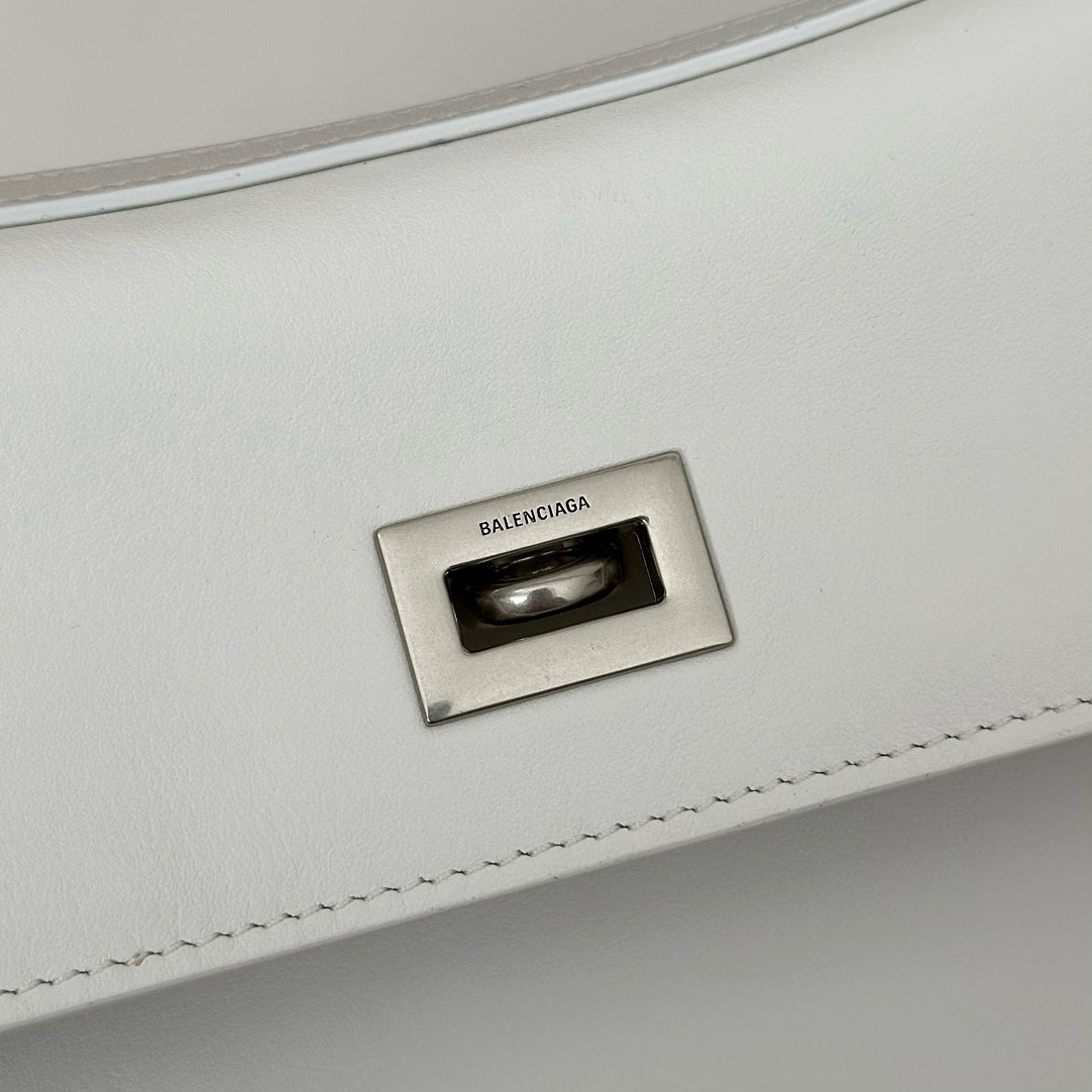 巴黎世家𝗕𝗮𝗹𝗲𝗻𝗰𝗶𝗮𝗴𝗮 💚💚出貨了！
款號：789779
尺寸：28.9×20×9.9cm