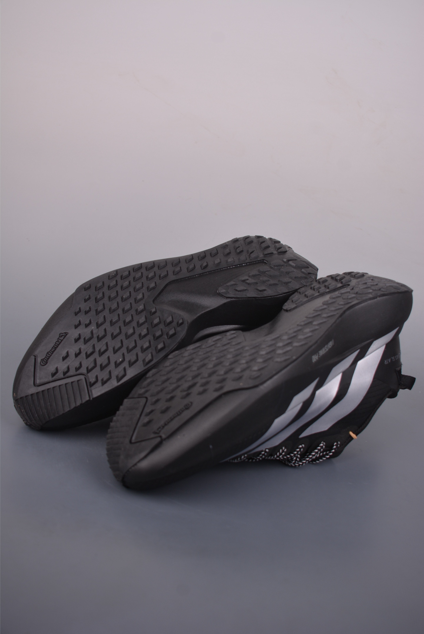 Adidas Adizero Evo SL ATR M
阿迪超輕透氣緩震跑鞋 
官方貨號: KK26832332
尺碼：36 36.5 37 38 38.5 39 40 40.5 41 42 42.5 43 44 44.5 45 46