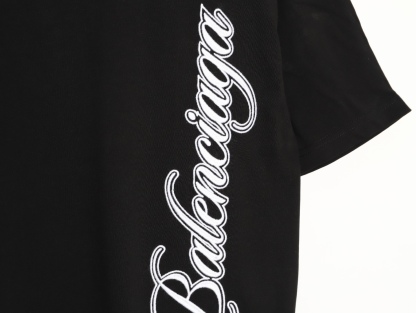 🔝BALENCIAGA巴黎世家BLCG 側邊草體字母短袖T恤
正品購入開發，40支雙紗巴黎棉210克，1*1配套十字羅紋280克，進口刺繡，面料酵洗，定制1：1商標，寬松版型
B Size：S-XL