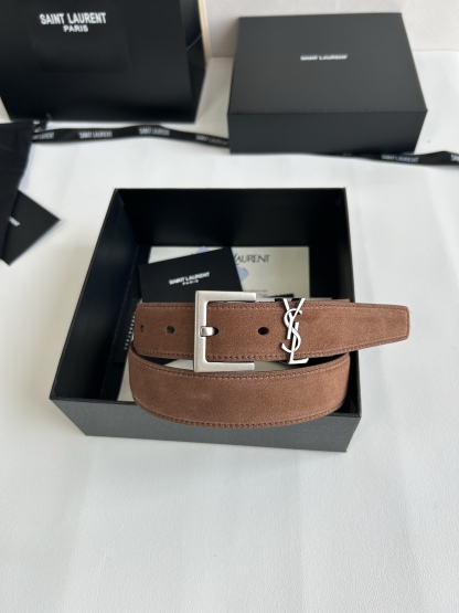 聖羅蘭 女士腰帶，進口小牛皮 配以CASSANDRE 標識腰帶環。古銅色金銀五金可選。精緻優雅的設計，寬度3.0cm