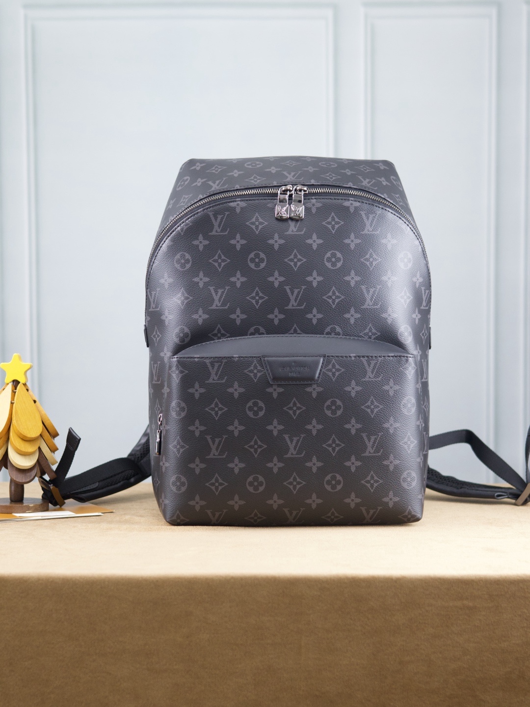 【 原單  163C01芯片版】
DISCOVERY 雙肩包
型號：M43186
材料：進口原廠面料 原廠皮
尺寸：30x40x20cm