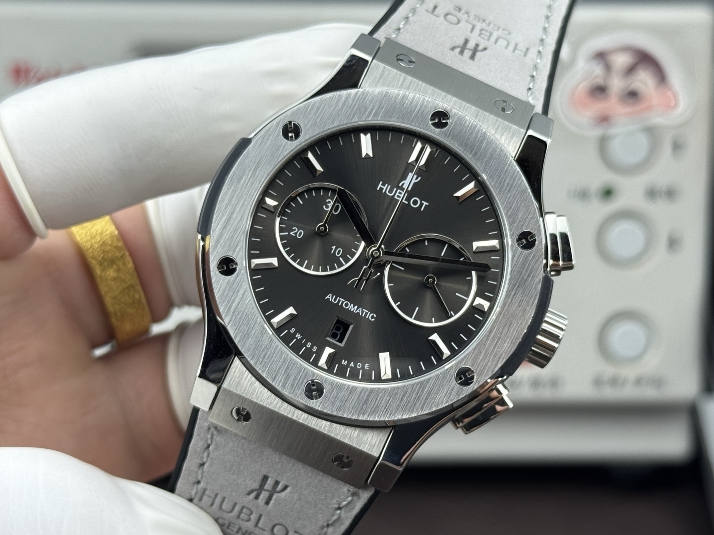 （實拍圖）升級版宇舶hublot恆寶表經典融合CLASSIC FUSION系列，直徑45mm，表殼316L精鋼，耐磨藍寶石玻璃，施華洛世奇鑽石鑲嵌，進口搭載進口7750多巧能計時機芯，還原原裝所有功能，在不同的時空共鳴，如繪畫，如音樂，如時計，獨一無二的HUBLOT最配獨一無二的他，經典融合計時腕表。