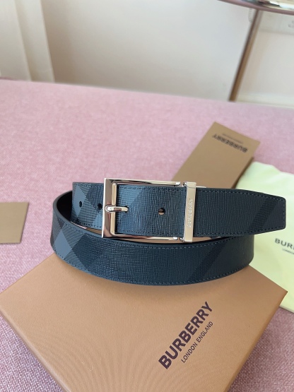 
Burberry博柏利品牌始終秉承傳統精髓，彰顯卓爾不凡的匠制工藝，優雅率性的英倫設計與銳意革新的時尚理念。3.5cm