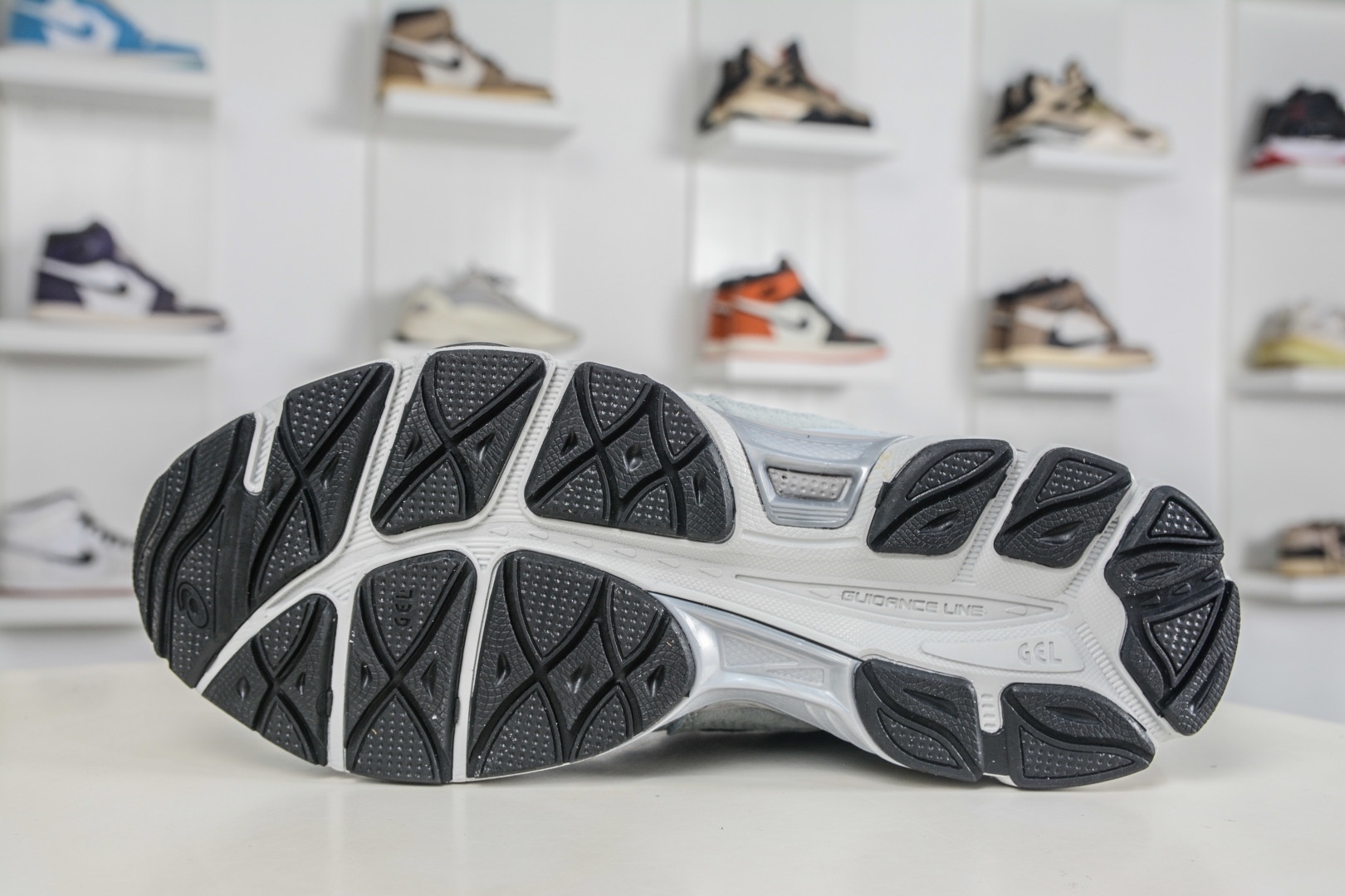 Asics Gel-NYC 亞瑟士運動休閒透氣專業跑鞋
貨號: 1203A383 003
尺碼：36 37 37.5 38 39.5 40 40.5 41.5 42 42.5 43.5 44 45