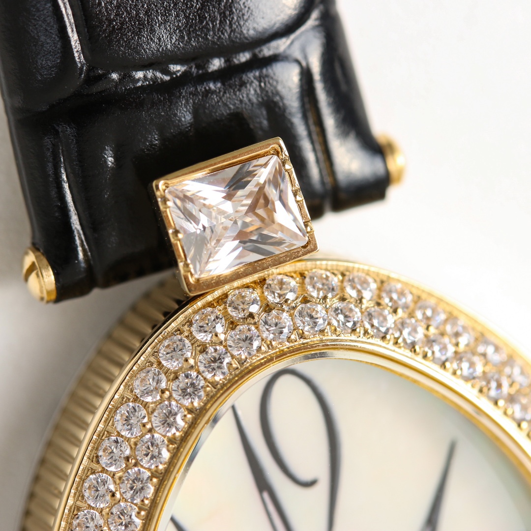 升級版[色]那不勒斯王后系列REINE DE NAPLES[色]高品質女士瑞士石英機芯女表、和機械腕表[色]設計靈感正是來自寶璣大師為那不勒斯王后卡洛琳·繆拉所創制的世界首枚腕表。該系列腕表採用鵝卵形的表殼和機芯，設計獨特，曲線優美，以時尚.優雅的形式表達現代女性的柔美與嫵媚，散髮著濃濃詩意。