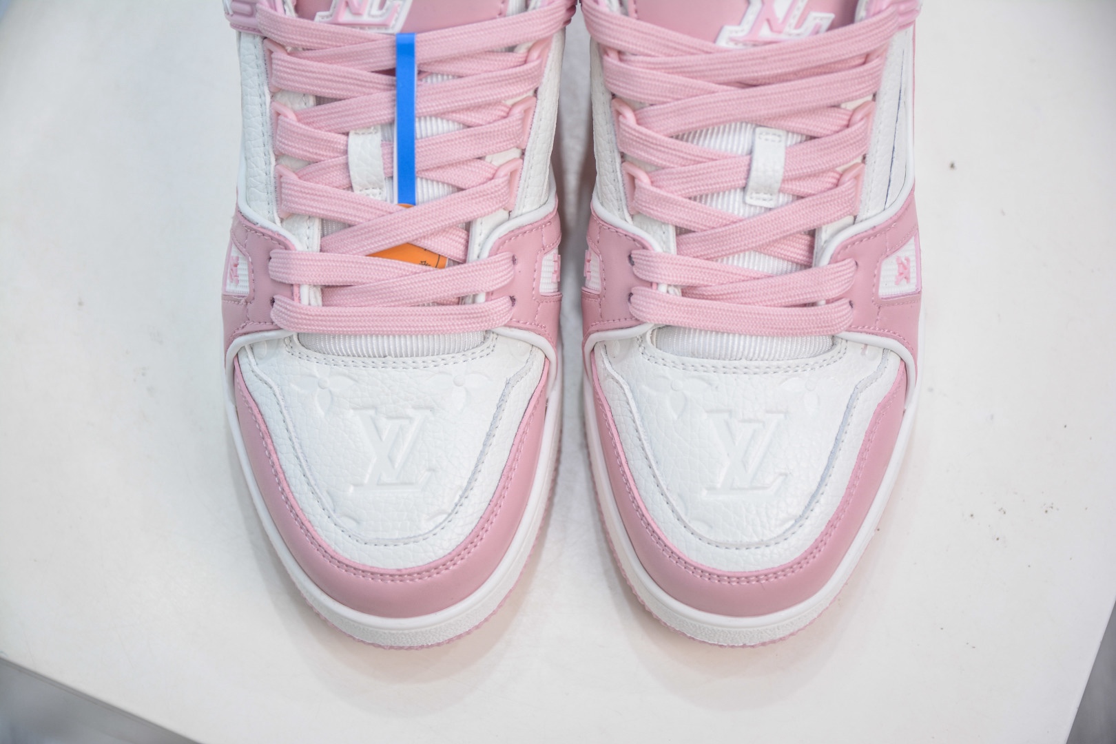 Louis Vuitton Trainer lv時裝走秀運動鞋板鞋 白粉 SIZE：36 37 38 39 40