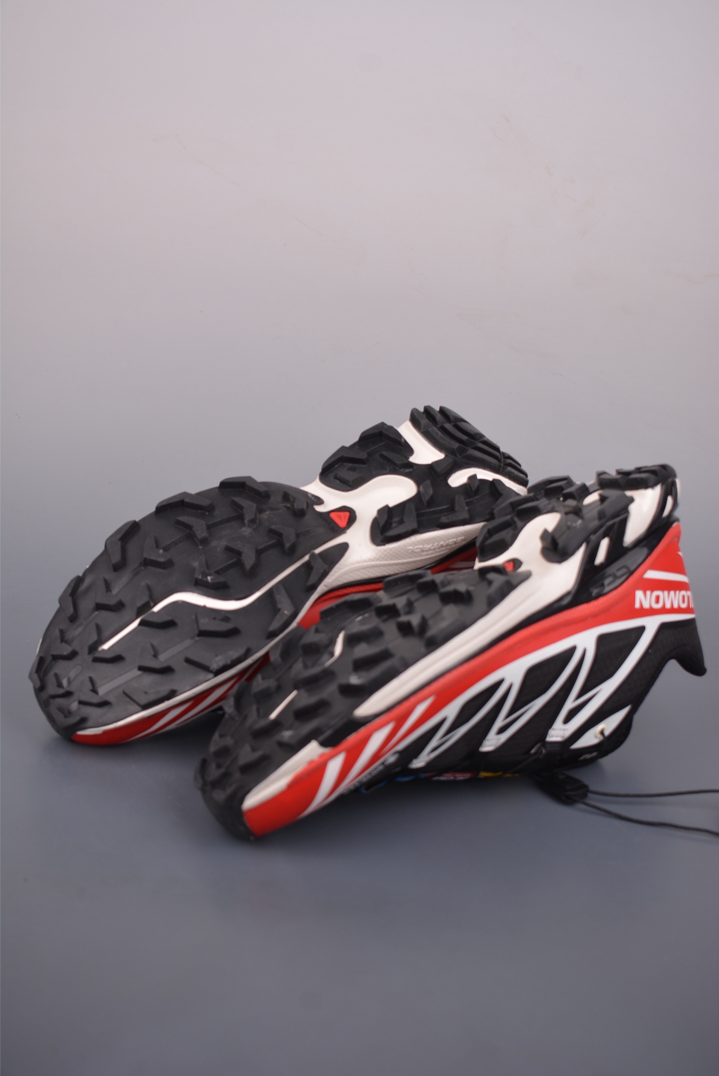 薩洛蒙 Salomon XT-6
GTX 探索者系列 
潮流越野機能戶外休閒運動跑步鞋
官方貨號: 479749 293633
尺碼：35 36 36.5 37 38 38.5 39 40 40.5 41.5 42 42.5 43 44 45 46