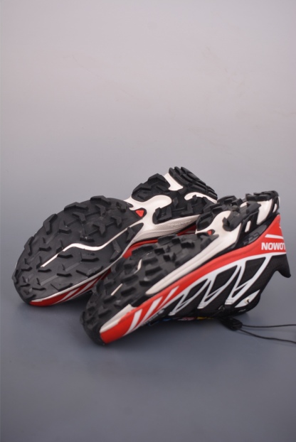 薩洛蒙 Salomon XT-6
GTX 探索者系列 
潮流越野機能戶外休閒運動跑步鞋
官方貨號: 479749 293633
尺碼：35 36 36.5 37 38 38.5 39 40 40.5 41.5 42 42.5 43 44 45 46