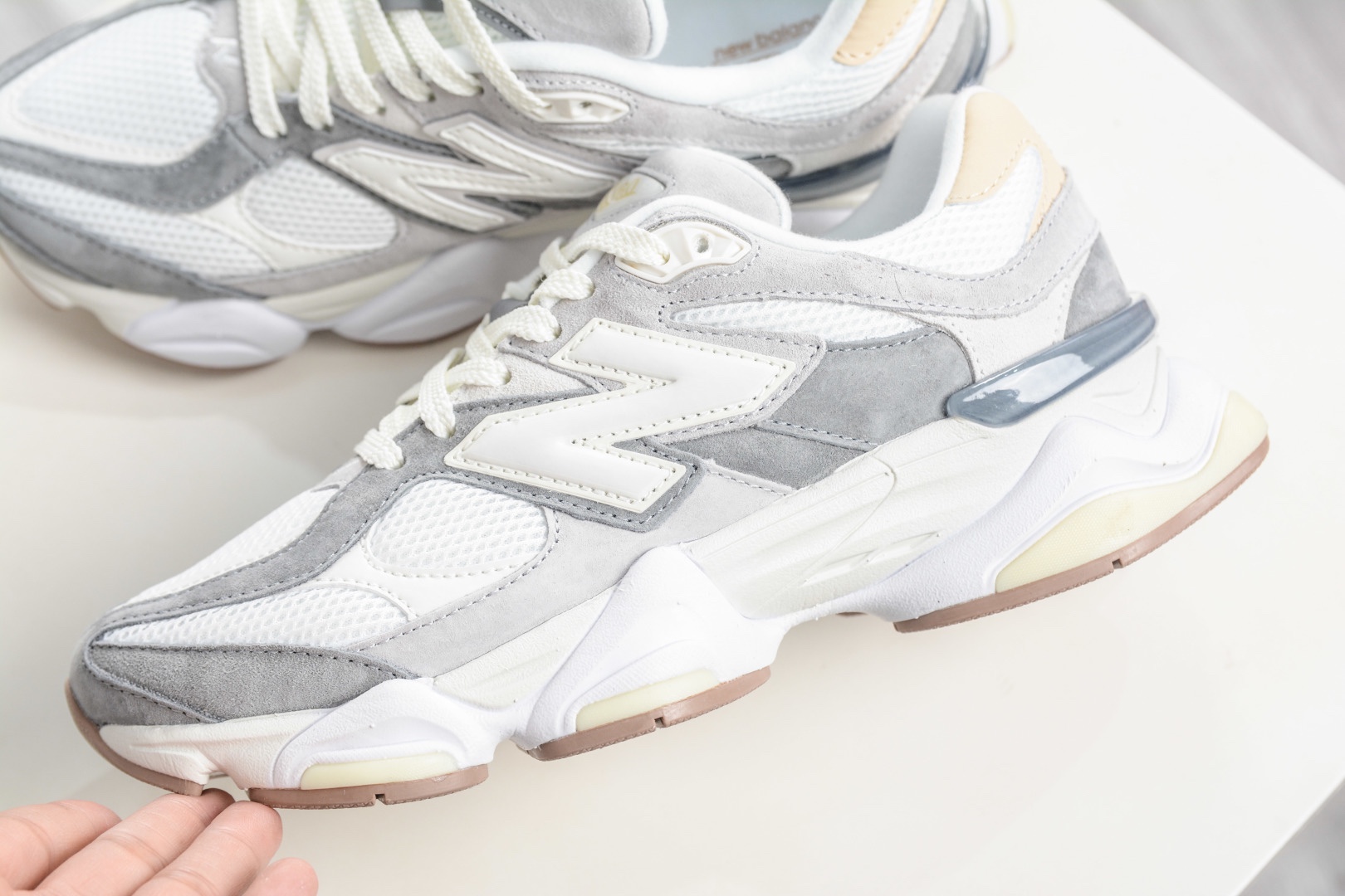 新百倫New Balance NB9060 米灰 U9060AUB 
Size：36 37 37.5 38 38.5 39 40 40.5 41 42 42.5 43 44 45 45.5 46.5