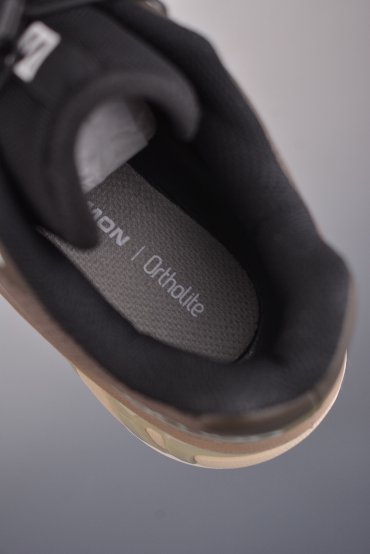 薩洛蒙 Salomon XT-6 
薩洛蒙復古潮流戶外機能登山跑鞋
官方貨號: 473058 
尺碼：37.5 38 38.5 39 40 40.5 41 42 42.5 43 44 44.5 45
