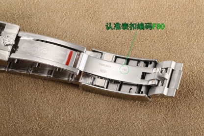 
第四代 BLAKEN 款水鬼系列：間金黑勞力士的暗夜傳奇
 
一、巔峰之作，酷炫呈現
 
- BLAKEN 高級改裝水鬼系列，專為追求獨特與個性的您打造。它將勞力士的經典魅力與現代改裝美學完美融合，讓您在任何場合都能展現出美與酷的獨特氣質。
 
二、精湛工藝，極致還原
 
- 表身間金黑化：表身採用 DLC 黑化處理，不僅增添了神秘深邃的質感，更使其耐磨性大幅提升，經久耐用。
- 錶盤特效：Blacken 改裝團隊精心復刻的一比一錶盤，以 100%的還原度重現獨特魅力，每一次凝視錶盤，都彷彿置身於神秘