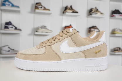 NK Air Force 1 '07 Low 麂皮黃白 
貨號：IQ9964 200
Size：36 36.5 37.5 38 38.5 39 40 40.5 41 42 42.5 43 44 44.5 45